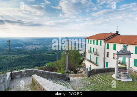 Panorama depuis le Sacro Monte de Varese (UNESCO site), Italie Banque D'Images