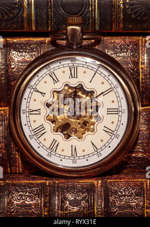 Cadran horloge ancienne close-up. Vintage montre de poche. Banque D'Images