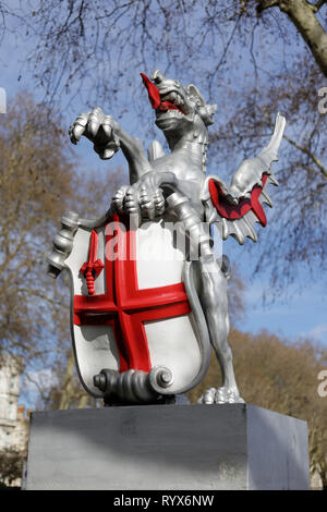 Londres, Royaume-Uni - 11 mars : Griffin limitrophes sur une plinthe au remblai de la Tamise à Londres le 11 mars, 2019 Banque D'Images