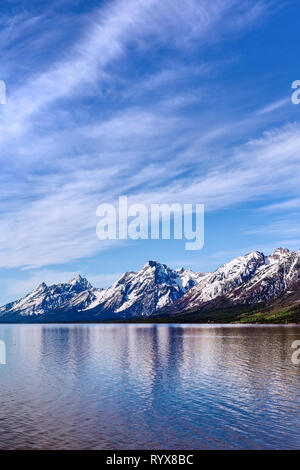 Les montagnes Teton et le lac Jackson dans le parc national de Grand Teton, Wyoming, États-Unis Banque D'Images