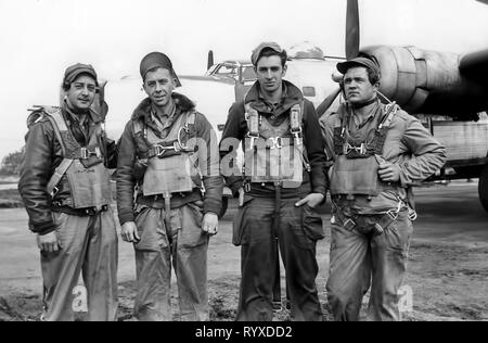 Les photographies et les souvenirs personnels de combats américains pendant la Seconde Guerre mondiale. B-25 Mitchell bomber moyen d'équipage. Banque D'Images