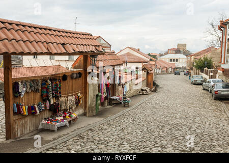 Sighnaghi, Géorgie - 23 novembre 2011 : voir de petites rues pittoresques de la petite ville de Signagi dans la région de Kakheti, Géorgie Banque D'Images