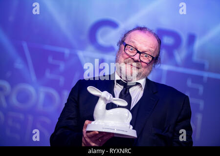 Laupheim, Allemagne. Mar 15, 2019. Stefan Arndt, producteur de cinéma, est enchanté de la producteur Carl Laemmle Award. Laupheim est la maison de Carl Laemmle fondateur d'Hollywood. Pour son 150e anniversaire, le prix a été créé. Credit : Fabian Sommer/dpa/Alamy Live News Banque D'Images