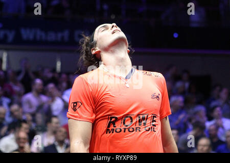 Londres, Royaume-Uni. 15 mars, 2019. Paul Coll de Nouvelle-zélande réagit après avoir remporté le Canary Wharf Squash Classic. Canary Wharf Citigold Squash Classic, jour 6, la finale, à l'est d'hiver dans la région de Canary Wharf , Londres, le vendredi 15 mars 2019. Photos par Steffan Bowen/Andrew Orchard la photographie de sport/Alamy live news Banque D'Images