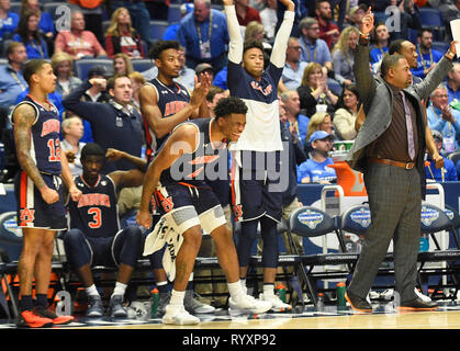 15 mars, 2019 ; Auburn Tigers guard Malik Dunbar (4) Merci à son équipe contre la Caroline du Sud Gamecocks lors d'une série de championnat SEC match entre l'Auburn Tigers vs South Carolina Gamecocks chez Bridgestone Arena de Nashville, TN (Obligatoire Crédit Photo : Steve Roberts/Cal Sport Media) Banque D'Images