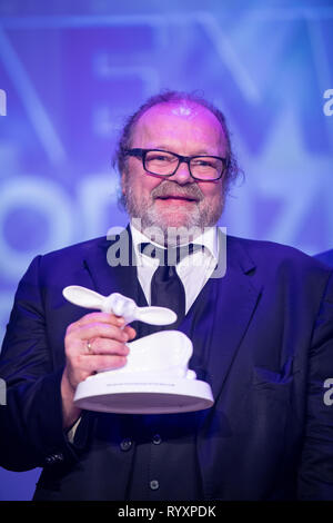 Laupheim, Allemagne. Mar 15, 2019. Stefan Arndt, producteur de cinéma, est enchanté de la producteur Carl Laemmle Award. Laupheim est la maison de Carl Laemmle fondateur d'Hollywood. Pour son 150e anniversaire, le prix a été créé. Credit : Fabian Sommer/dpa/Alamy Live News Banque D'Images