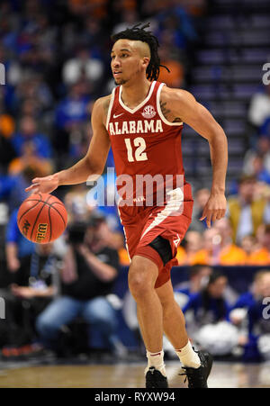15 mars, 2019 ; Alabama Crimson Tide guard Dazon Ingram (12) dribble un Kduring s de série de championnat match entre l'Alabama Crimson Tide vs Kentucky Wildcats chez Bridgestone Arena de Nashville, TN (Obligatoire Crédit Photo : Steve Roberts/Cal Sport Media) Banque D'Images