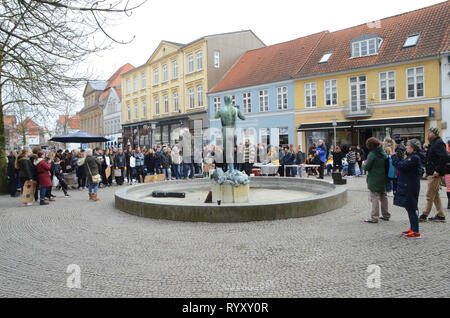 Sonderborg, Danemark - 15 mars 2019 : les écoliers en grève pour le climat à l'hôtel de ville de : Kim Christensen/Alamy Live News Banque D'Images