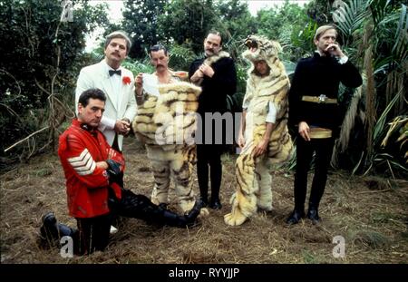 TERRY JONES, Terry Gilliam, Michael Palin, John Cleese, ERIC IDLE, GRAHAM CHAPMAN, Monty Python, LE SENS DE LA VIE, 1983 Banque D'Images