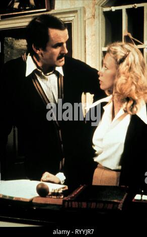 JOHN CLEESE, CONNIE BOOTH, Fawlty Towers, 1975 Banque D'Images