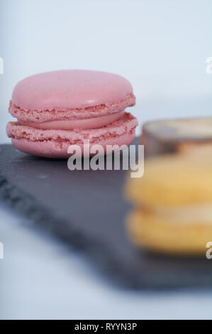 Petit-déjeuner de l'éclisse de bois macarons Banque D'Images