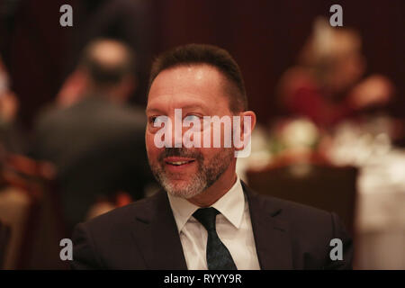 Thessalonique, Grèce. Mar 15, 2019. Gouverneur de la Banque de Grèce Yannis Stournaras lors d'un événement d'affaires. Dîner officiel en l'honneur du gouverneur de la Banque de Grèce Yannis Stournaras organisée par la Fédération des Industries de la Grèce. Credit : Giannis Papanikos/ZUMA/Alamy Fil Live News Banque D'Images