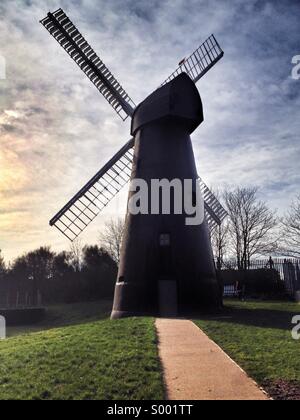 La Brixton moulin sur une journée ensoleillée. La propriété d'origine par la famille Ashby le moulin a été restauré et rouvert au public en mai 2011. Banque D'Images