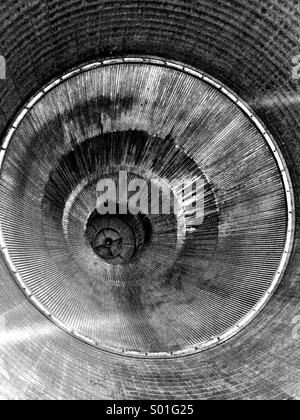 L'intérieur de la tuyère d'un moteur F-1 Rocketdyne comme vu sur une fusée Saturn V lune. Banque D'Images