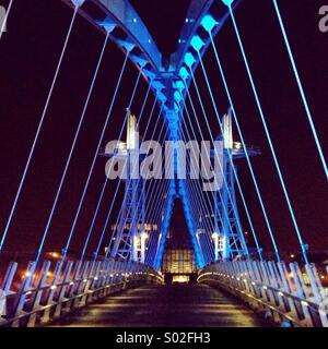 La Passerelle Lowry Manchester Salford Quays Banque D'Images