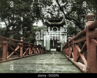 Den bouddhiste Temple Ngoc Son, situé sur le lac Hoan Kiem. Hanoi Banque D'Images