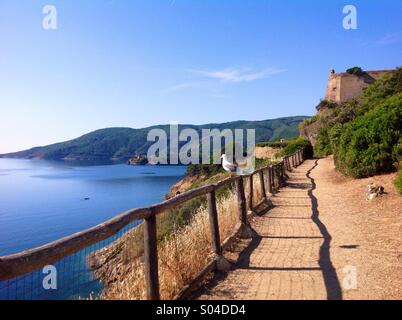 Sentier de randonnée dans le parc national 'Archipel toscan' , Italie Banque D'Images