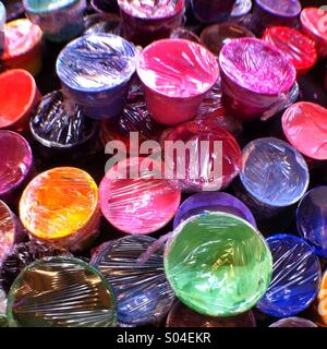 Pots d'encre de couleur utilisé pour l'impression. Banque D'Images