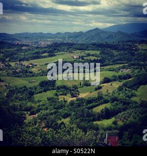 Les collines près de la route du Prosecco en Italie du Nord. Banque D'Images