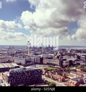 Avis de Liverpool depuis le toit de la cathédrale métropolitaine du Christ-Roi Banque D'Images