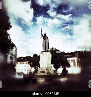 La statue du roi Alfred, Winchester, Hampshire, Angleterre. Banque D'Images