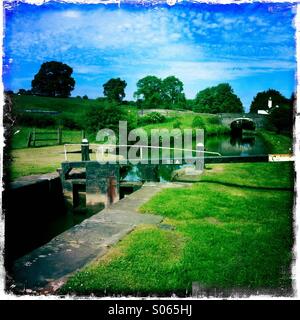 Blocage du canal sur Canal Caldon, Derbyshire, Angleterre Banque D'Images