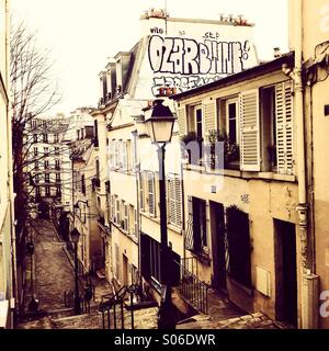 Rue pavée de Montmartre, Paris, France Banque D'Images