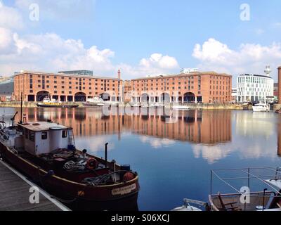 Complexe Albert Dock, Dock situé sur le front de mer de Liverpool dans le centre-ville. Banque D'Images