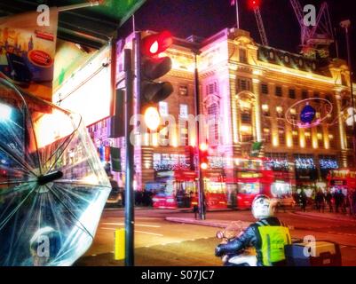 Piccadilly Circus la nuit Banque D'Images