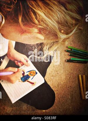 Young Girl drawing photo de fille Banque D'Images