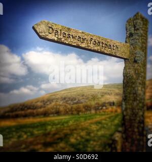 Pancarte "la route de l'Dalesway sentier dans les vallées du Yorkshire, UK Banque D'Images