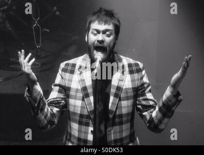 Tom Meighan de Kasabian à la brixton academy le 5 décembre 2015. Banque D'Images