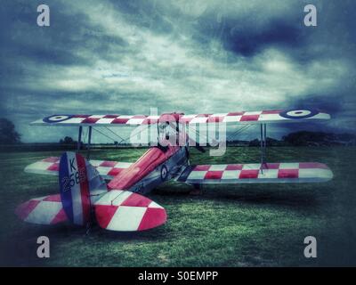 De Havilland Tiger Moth, un biplan à l'ancien directeur de l'aérodrome, Bedfordshire, Angleterre. Banque D'Images