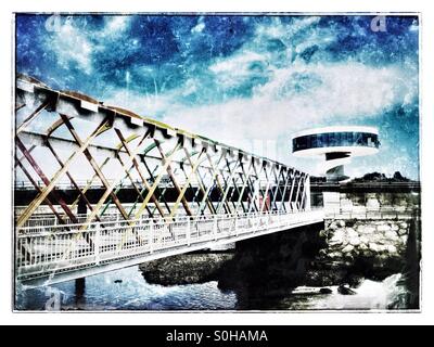 Pont pour Niemeyer Centre à Aviles, Asturias - Espagne Banque D'Images