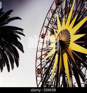 Mickey's Fun Wheel à Disney's California Adventure Park. Anaheim, Californie, États-Unis. Banque D'Images