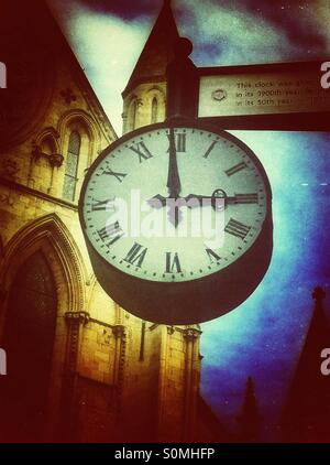 Horloge traditionnelle gros plan Angleterre Royaume-Uni GB Grande-Bretagne Banque D'Images