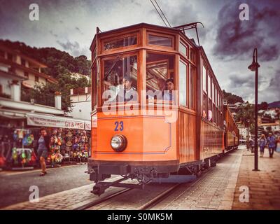 Tram Vintage qui va du Port de Soller à Soller sur l'île de Majorque en Espagne Banque D'Images