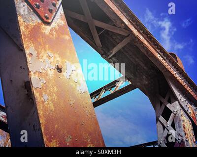 Vieux pont de fer Banque D'Images