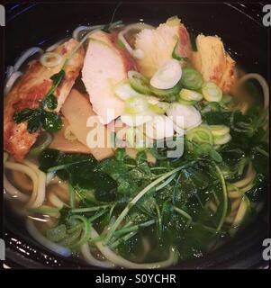 Soupe poulet et nouilles Ramen Banque D'Images