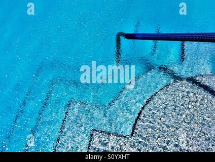 Piscine. Nager. Maintenant ! Banque D'Images