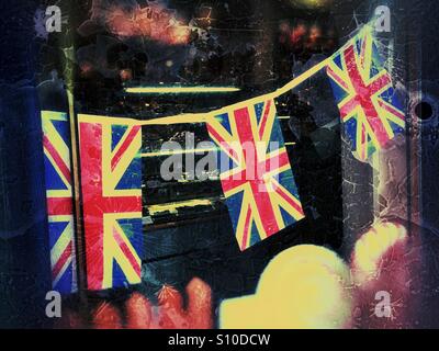 Drapeaux Union Jack dans la vitrine Angleterre Royaume-Uni GB Grande-Bretagne Banque D'Images