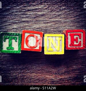 Ton texte fait avec des cales de bois lettres alphabet Banque D'Images