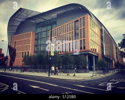 Vue extérieure de la Francis Crick Institute sur Midland Road à Londres. Banque D'Images