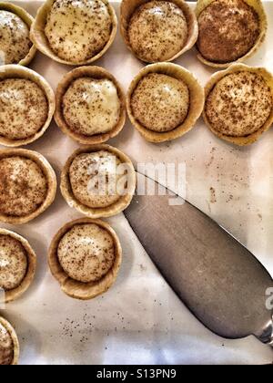 Peu de lait tartelettes. Un thé à l'hôtel Mount Nelson, Cape Town, Afrique du Sud. Banque D'Images