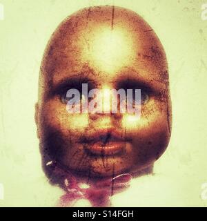 Jouet de l'enfant. Poupée. Détail de la tête Banque D'Images