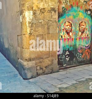 Un graffiti sur la porte Banque D'Images