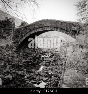 Pont sur le cheval Pennine Way près de Marsden , Yorkshire. Banque D'Images