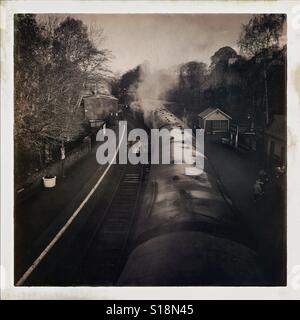 Stream train à la gare de Pickering, North Yorkshire, Angleterre , Royaume-Uni Banque D'Images