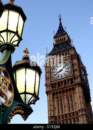 Elizabeth Tower, (BigBen), Londres, Angleterre. Décembre 2016. Banque D'Images