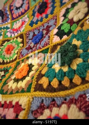 Close-up of a 1970 vintage granny-square peuple Afghan Banque D'Images